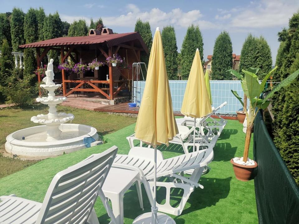 Stars Livezeni Hotel Ivanesti Buitenkant foto