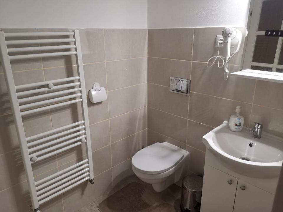 Stars Livezeni Hotel Ivanesti Buitenkant foto