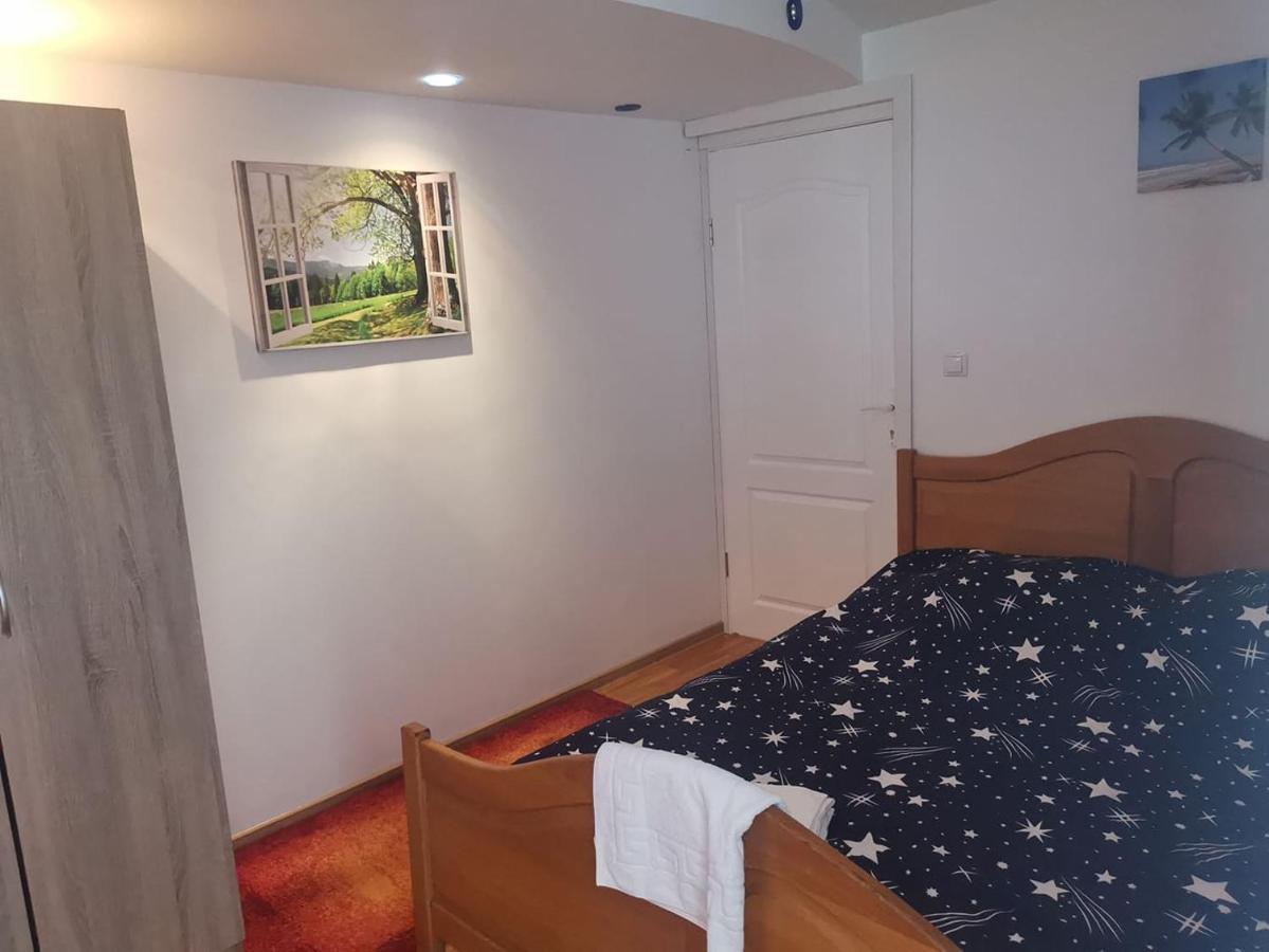 Stars Livezeni Hotel Ivanesti Buitenkant foto