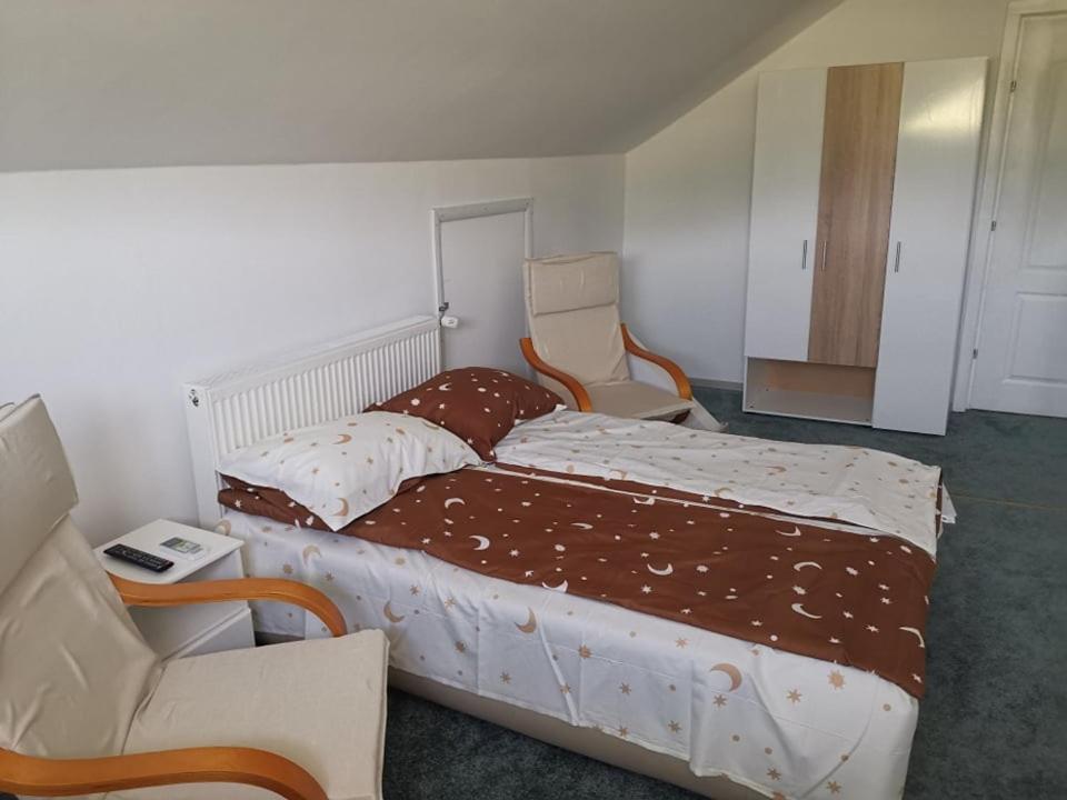 Stars Livezeni Hotel Ivanesti Buitenkant foto