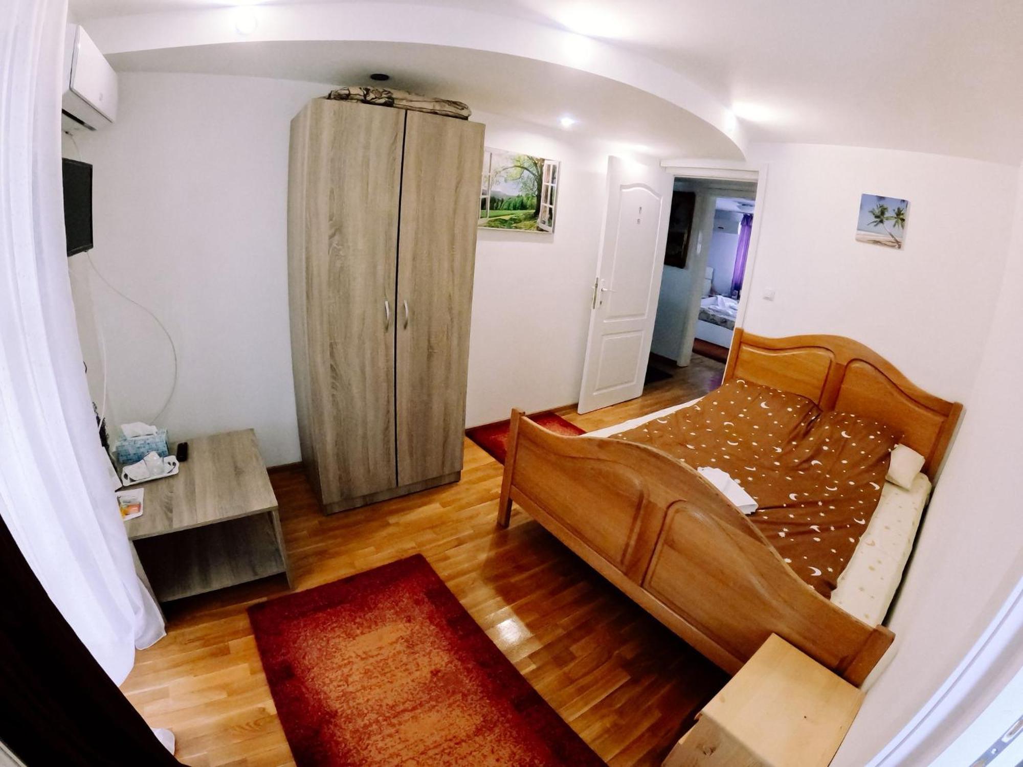 Stars Livezeni Hotel Ivanesti Buitenkant foto